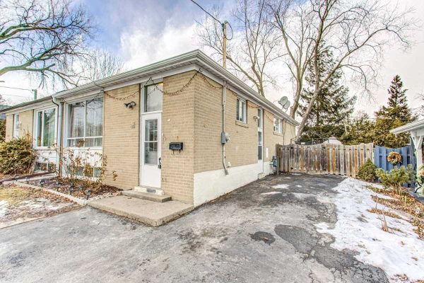 335 Taylor Mills Dr S, Richmond Hill