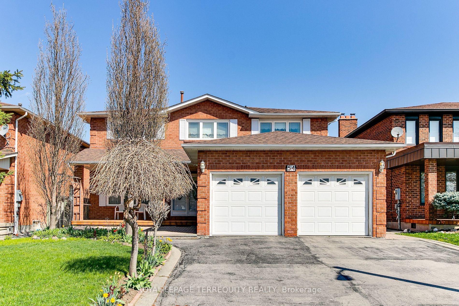 54 Roxana Ave