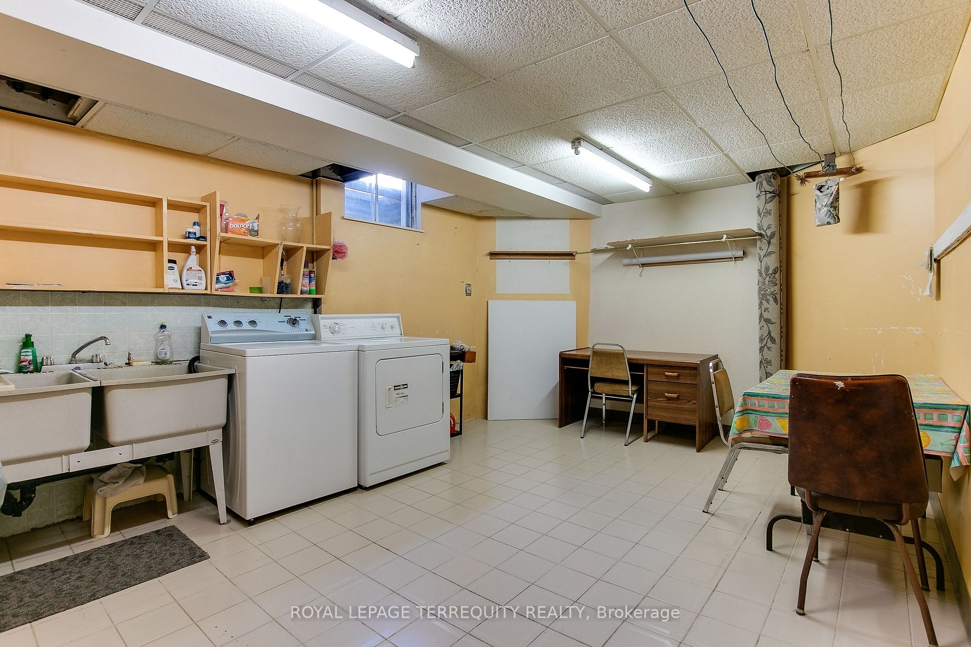 54 Roxana Ave