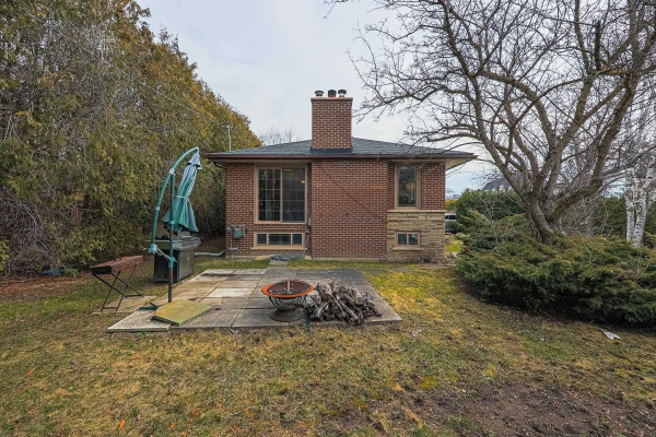 26 Claridge Dr, Richmond Hill