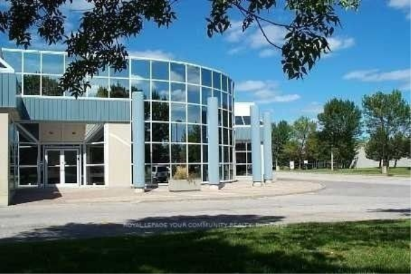 60 Granton Dr, Richmond Hill