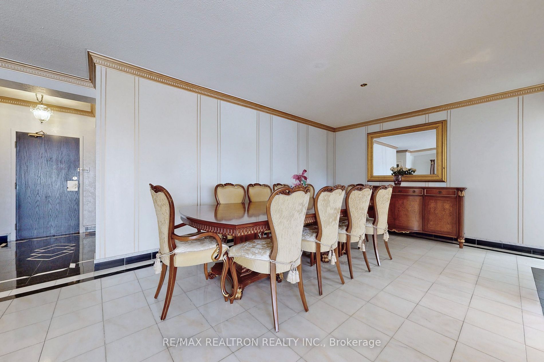 333 Clark Ave W, #614