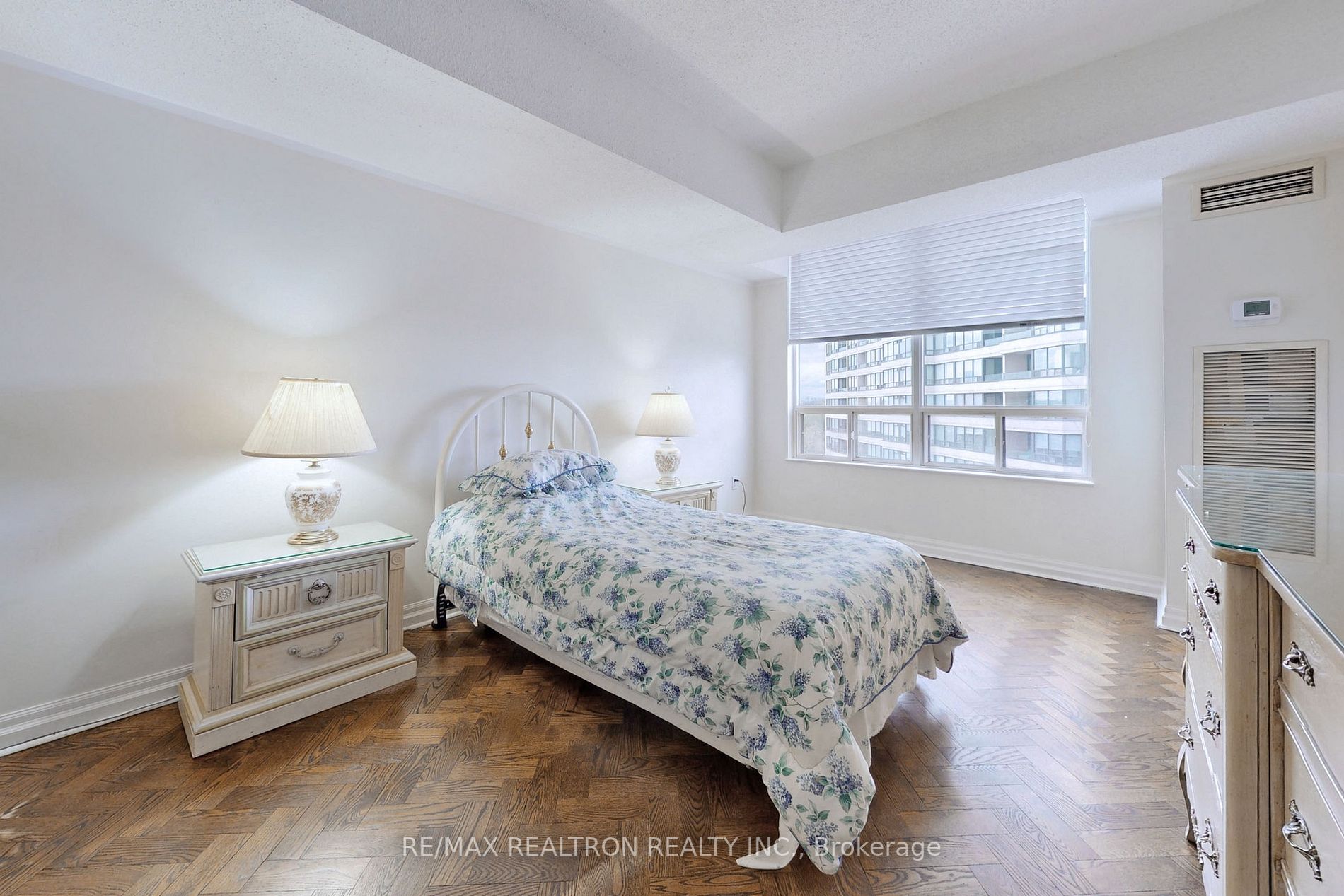 333 Clark Ave W, #614