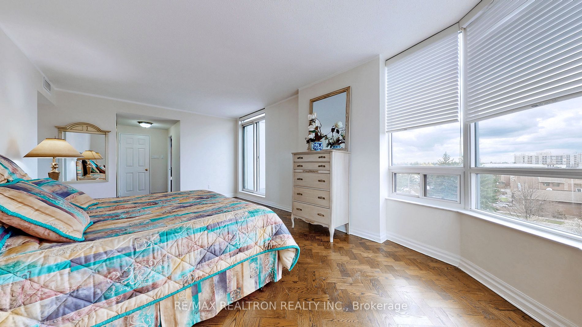 333 Clark Ave W, #614