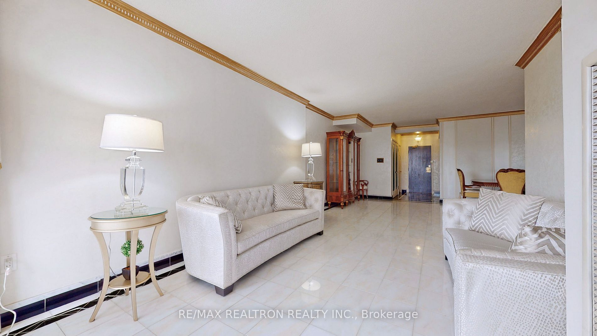 333 Clark Ave W, #614