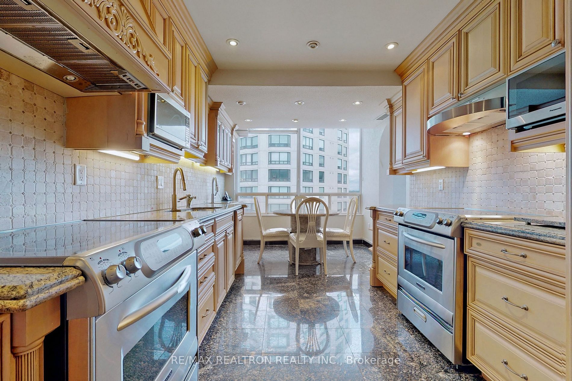 333 Clark Ave W, #614