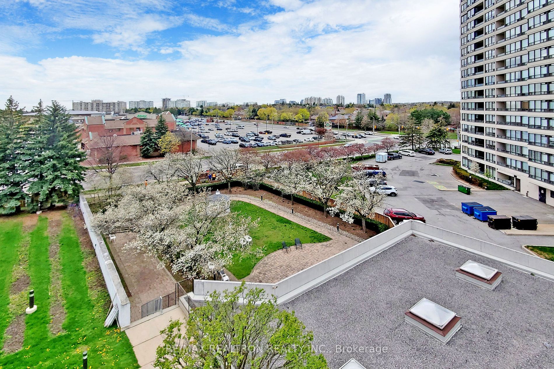 333 Clark Ave W, #614