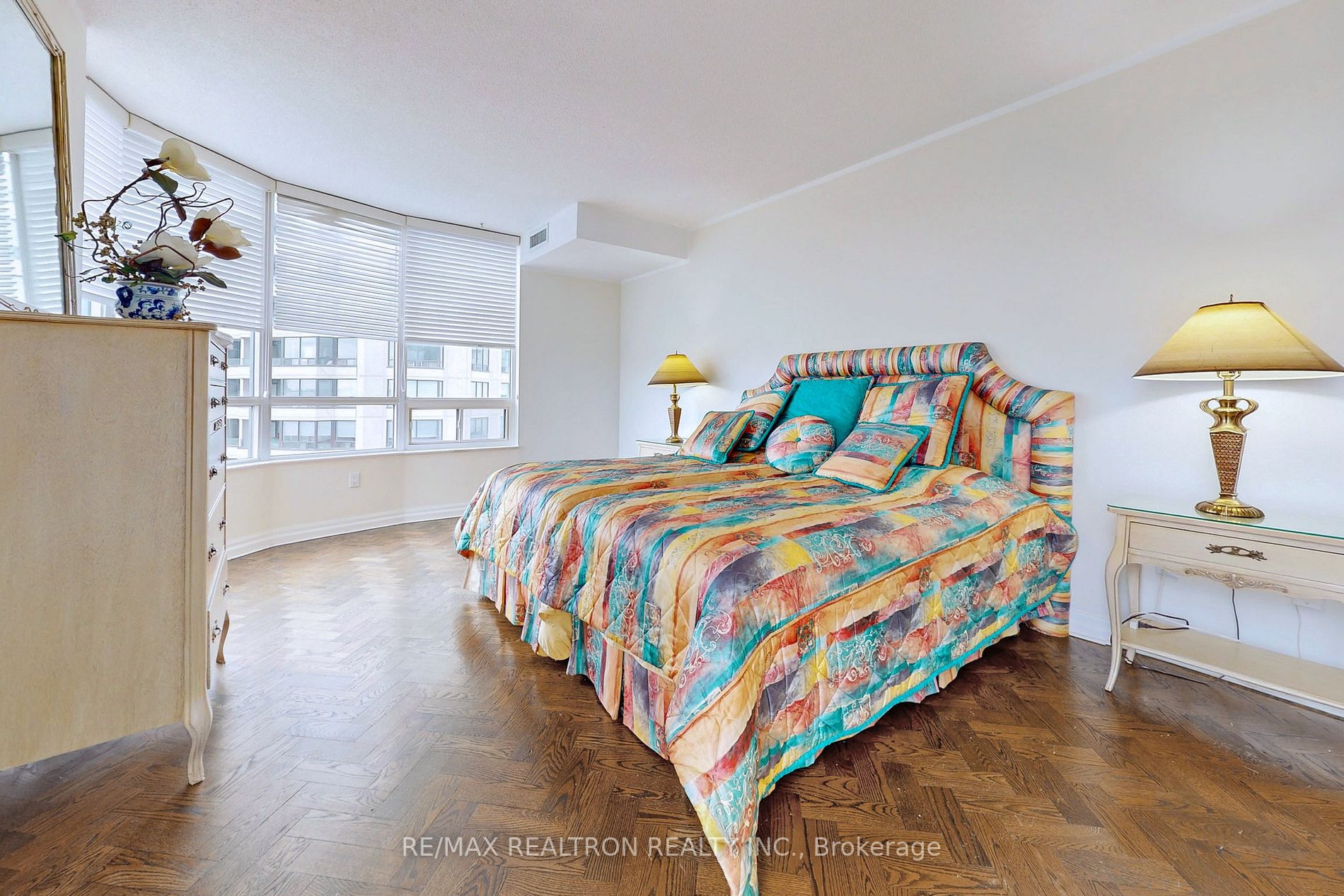 333 Clark Ave W, #614