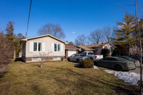 63 Centre St E, Richmond Hill