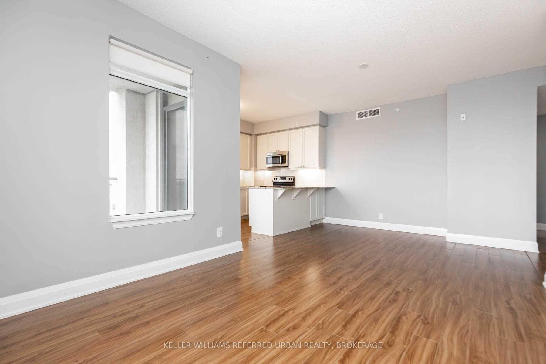 Listing N5925815 - Large Photo # 3