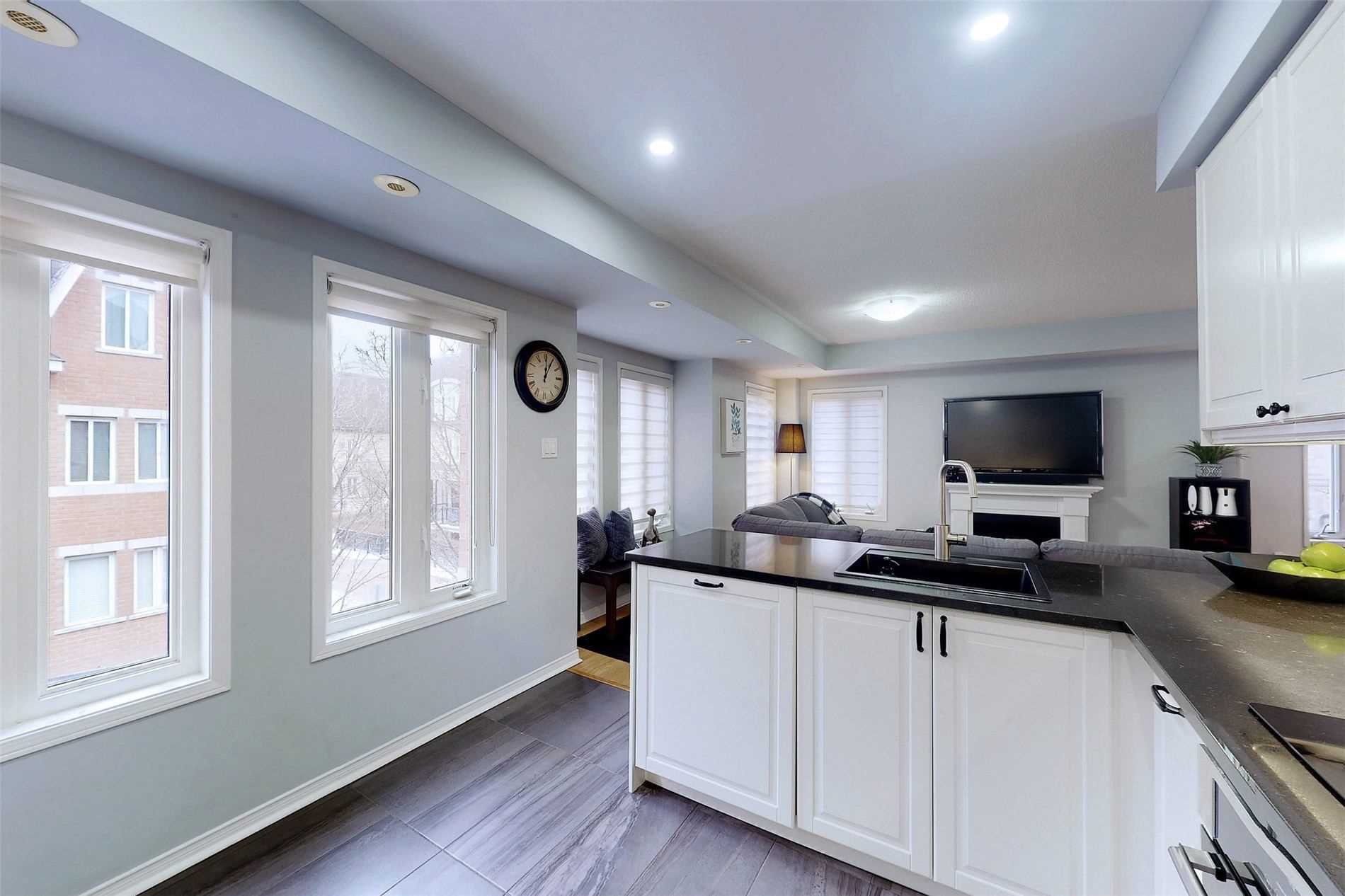 310 John St, #309