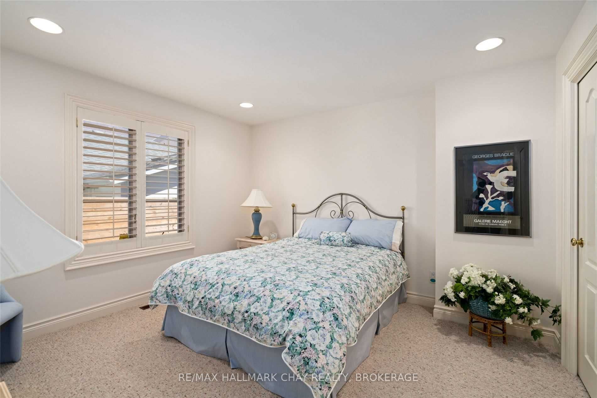 1373 Maple Rd