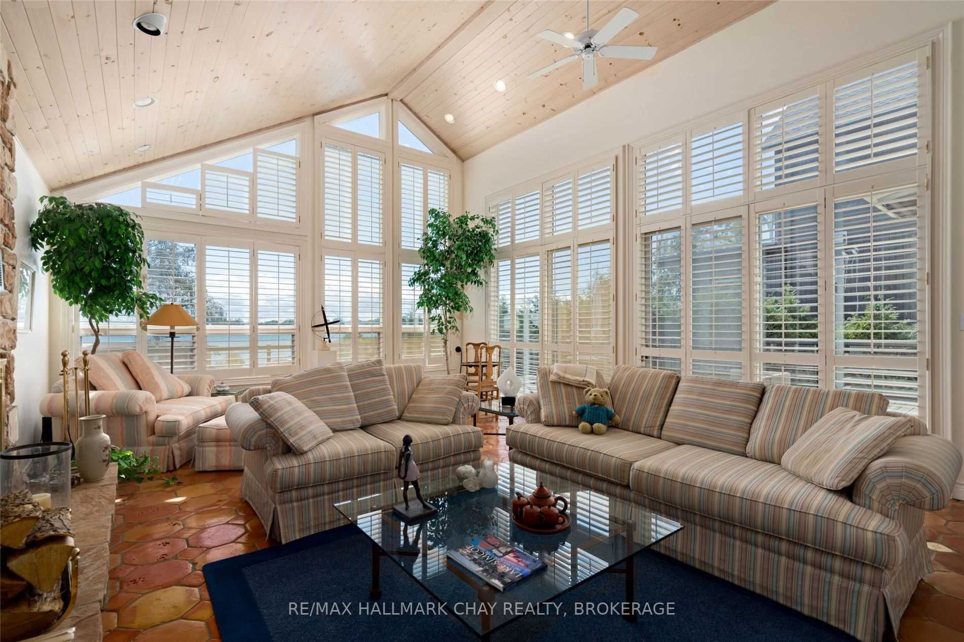 1373 Maple Rd