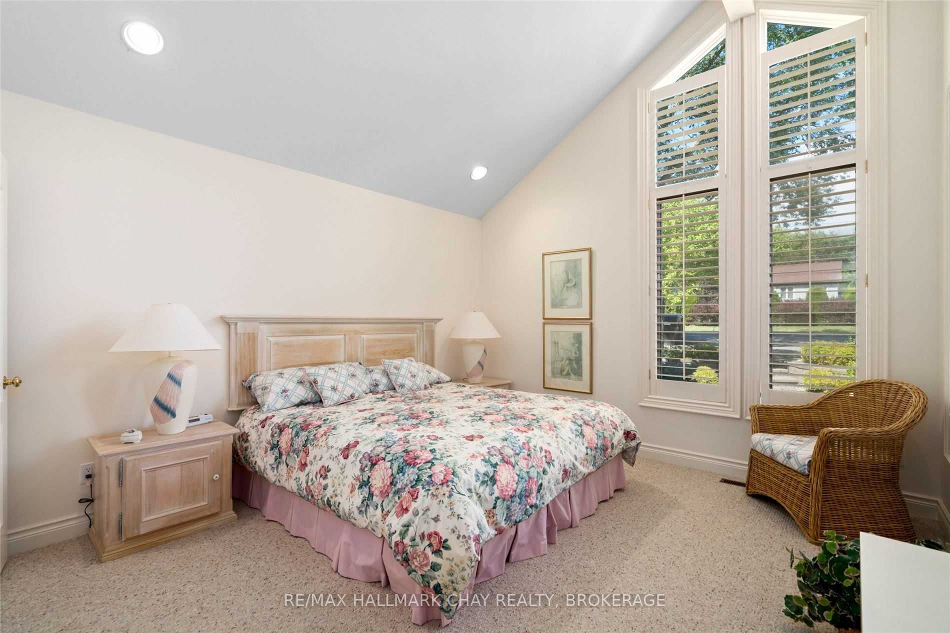 1373 Maple Rd