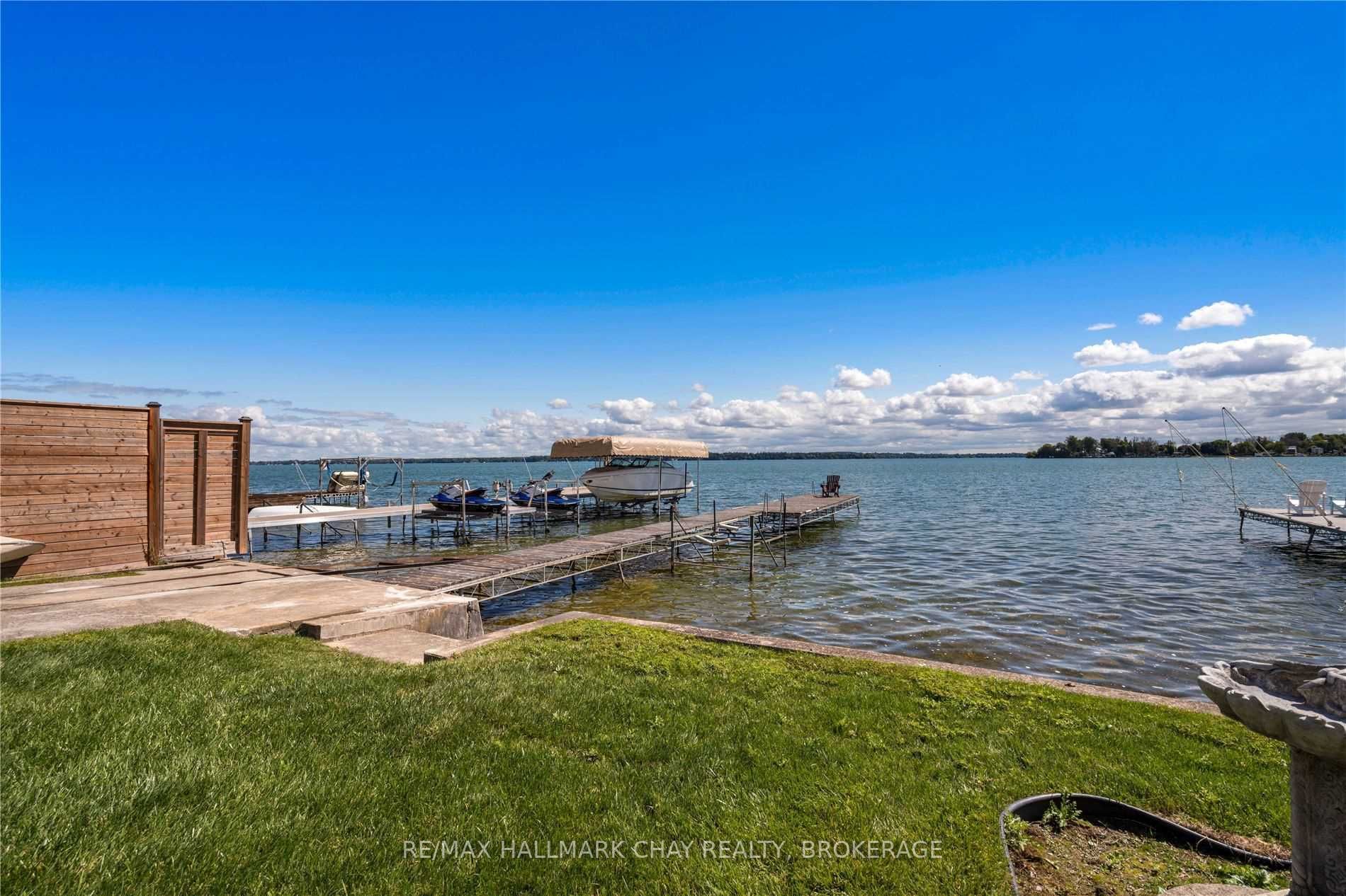 1373 Maple Rd