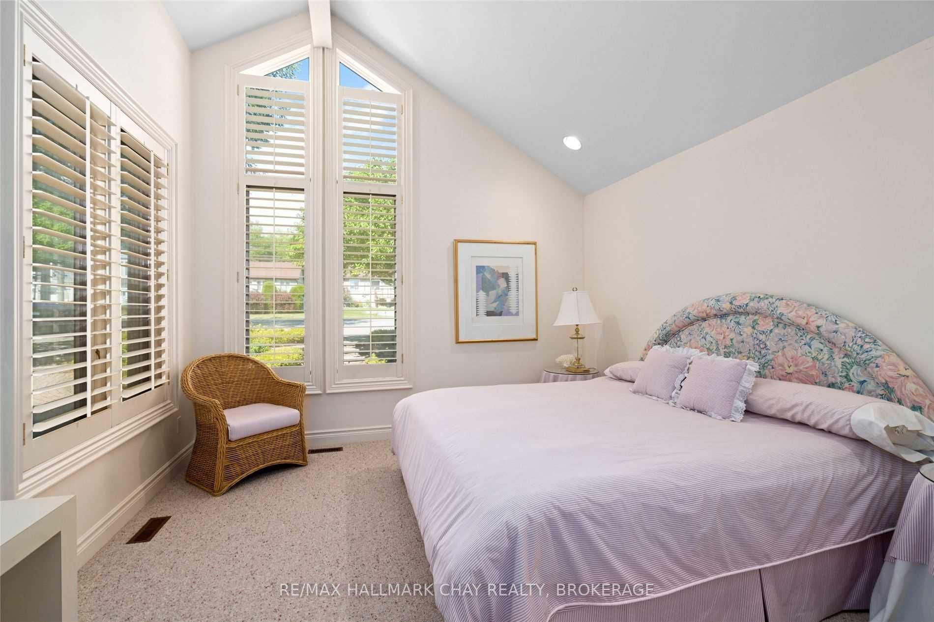 1373 Maple Rd