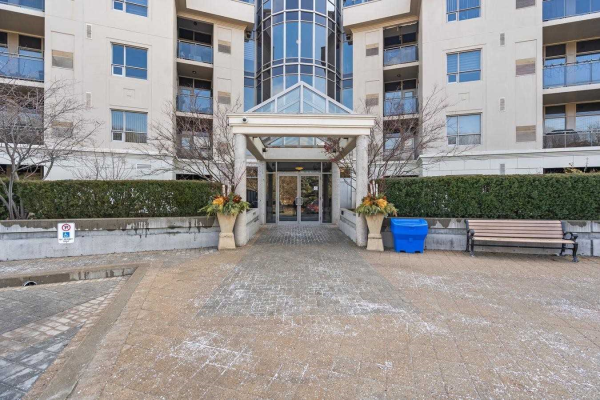8201 Islington Ave, Vaughan