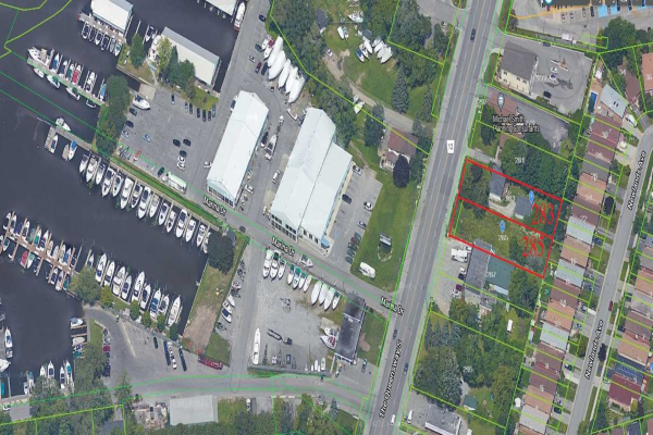 285 The Queensway South Ave, Georgina
