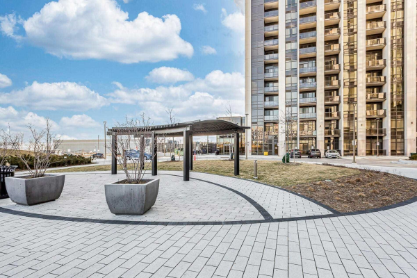 9075 Jane St, Vaughan