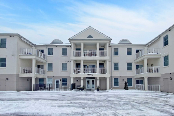 220 Main St N, Uxbridge