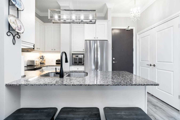 281 Woodbridge Ave, Vaughan