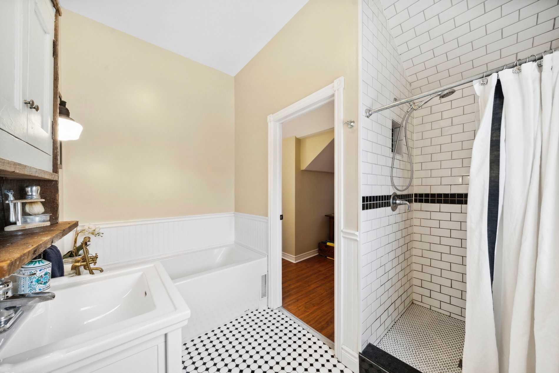 352 Kettleby Rd