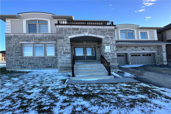 335 Danny Wheeler Blvd, Georgina