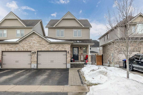 226 Banting Cres, Essa