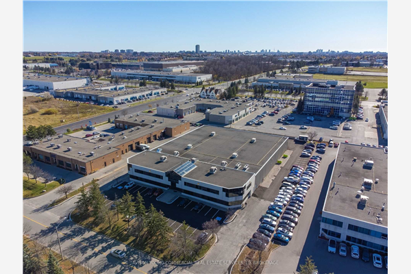 225 Royal Crest Crt, Markham