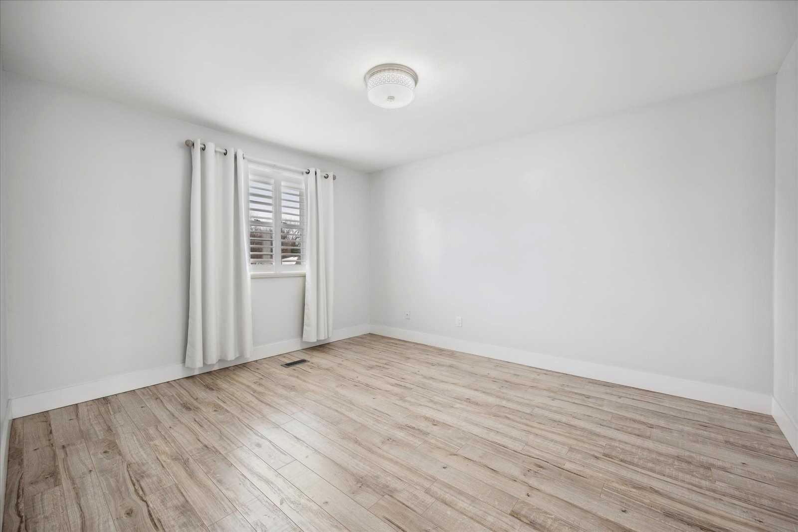 234 Billings Cres