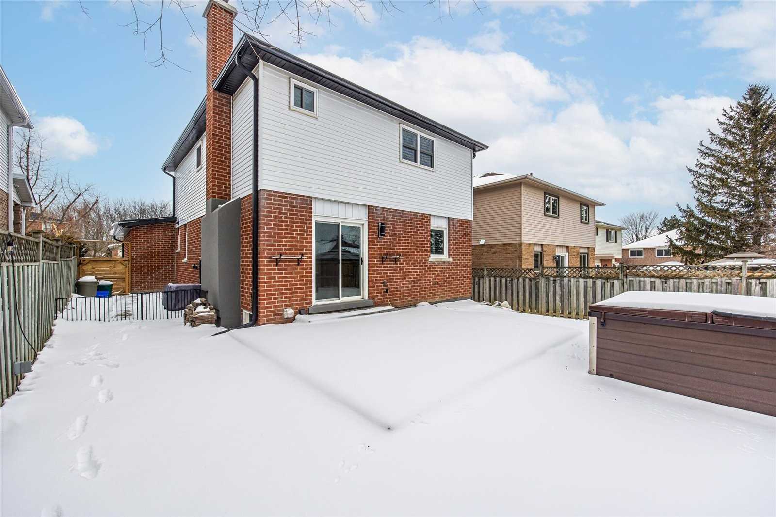 234 Billings Cres