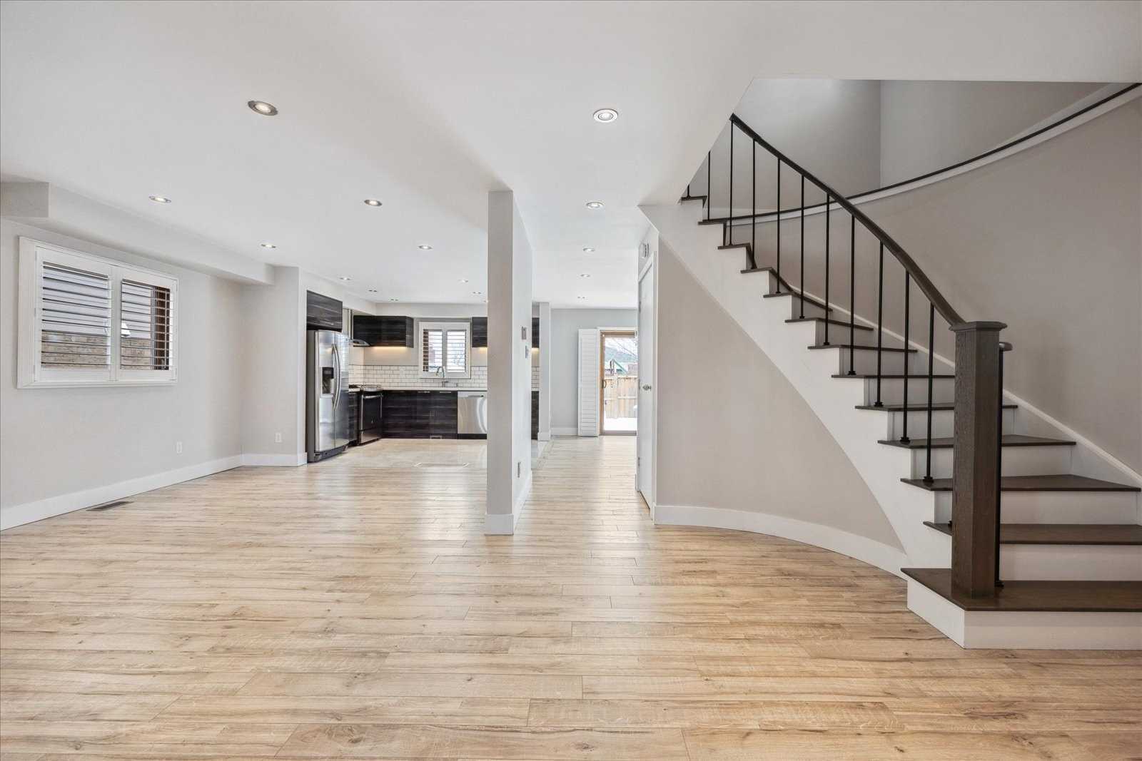 234 Billings Cres