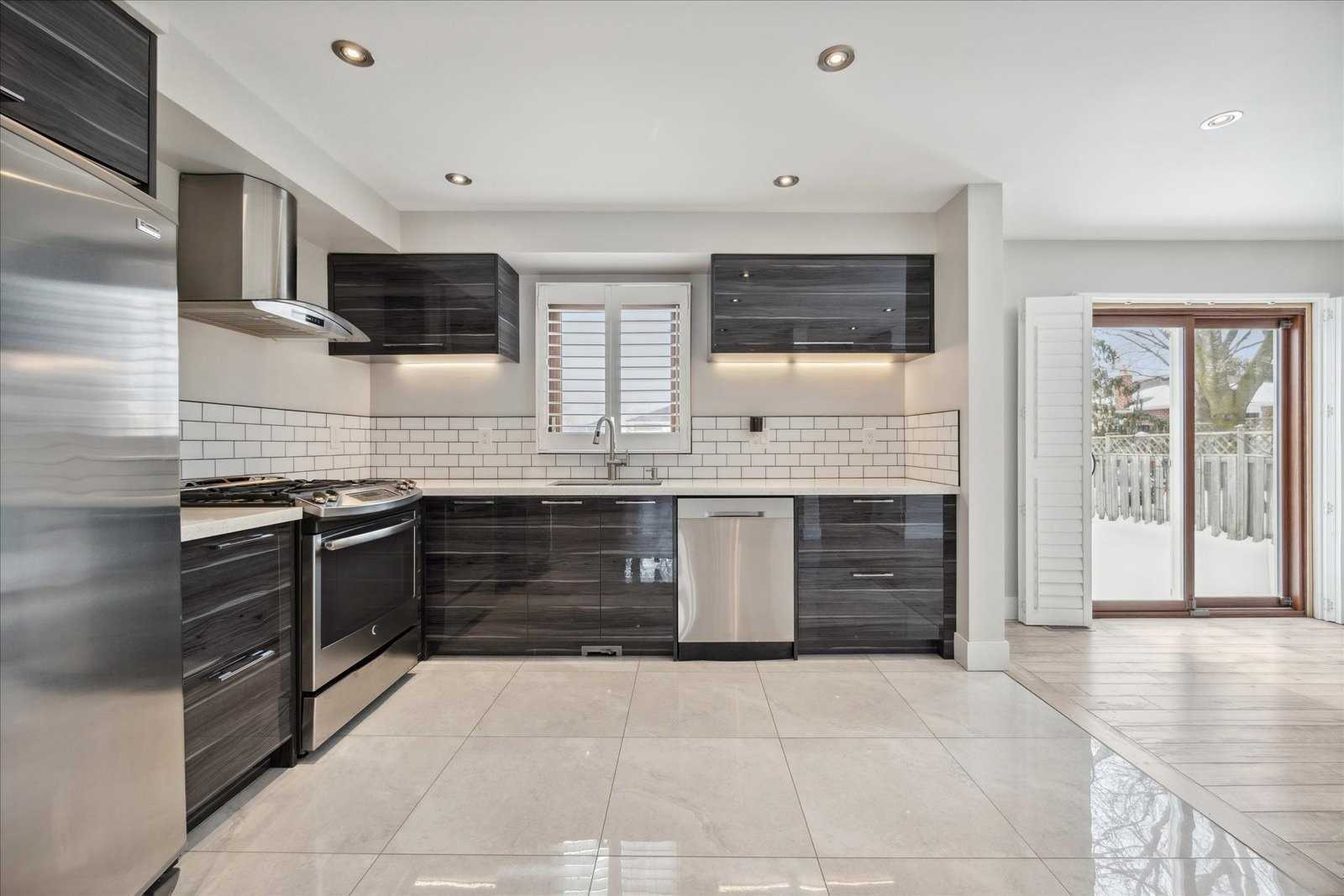 234 Billings Cres