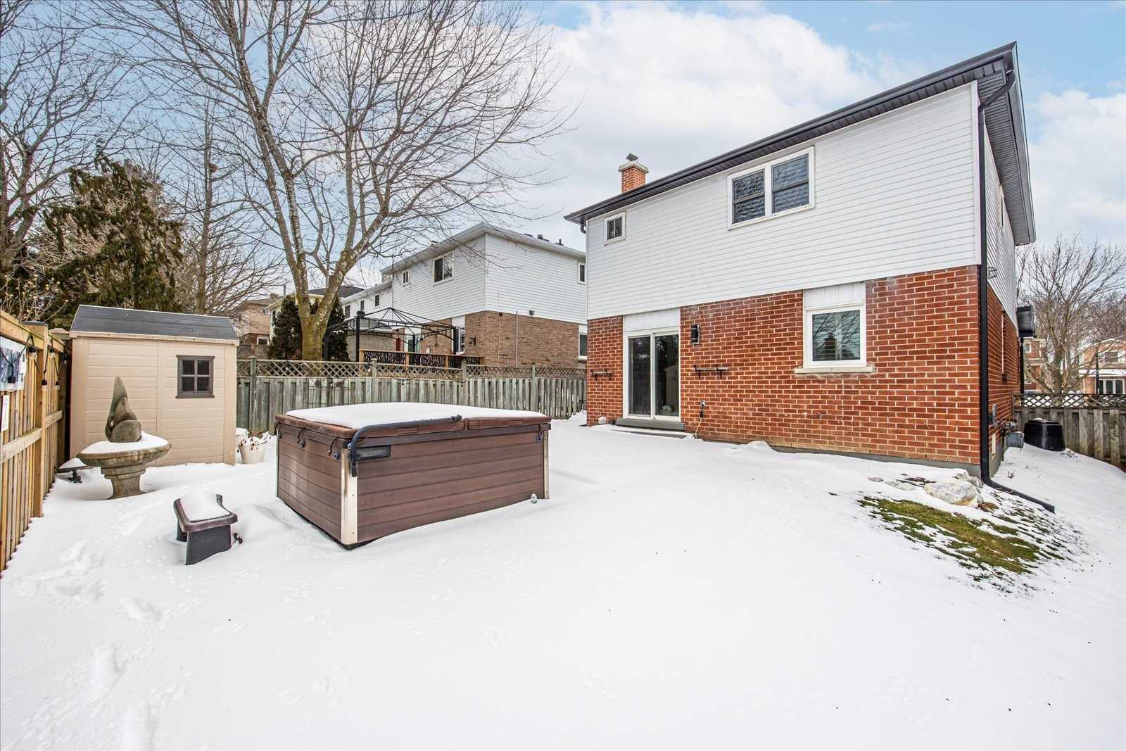 234 Billings Cres