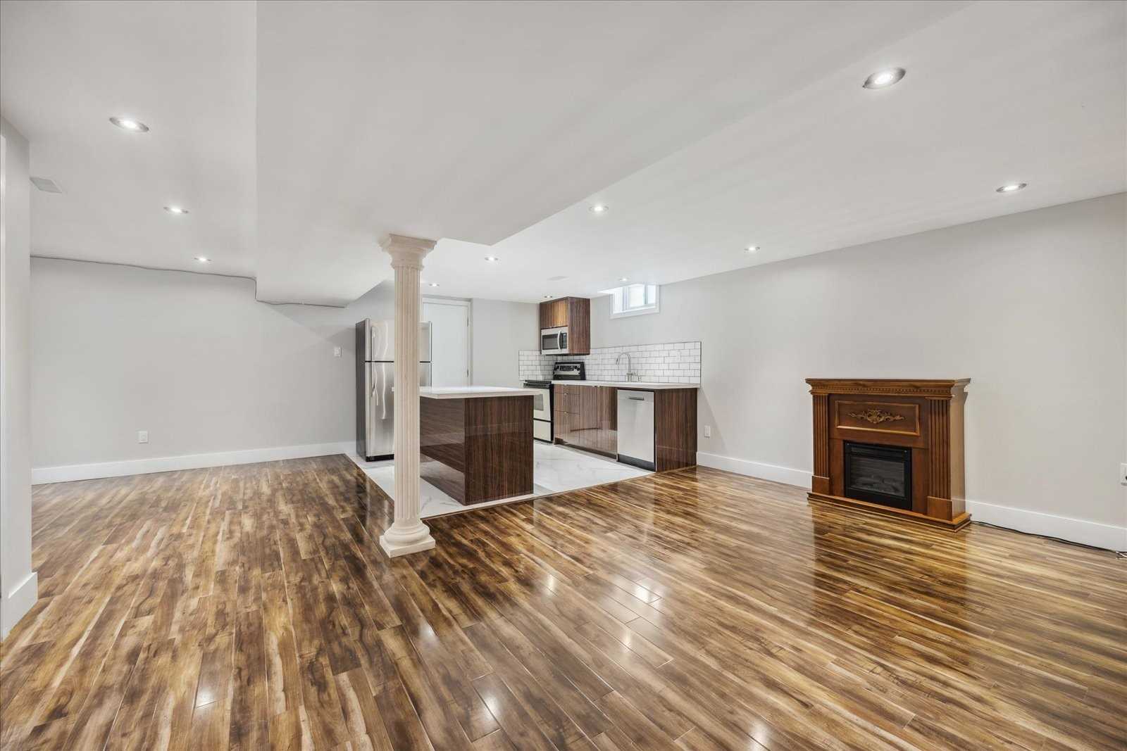 234 Billings Crescent