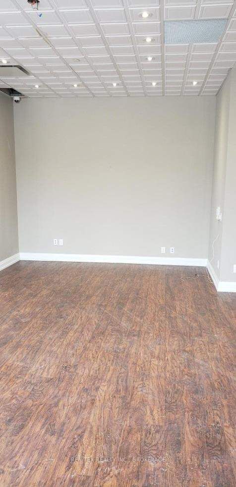 270 Drumlin Circ, #2&3