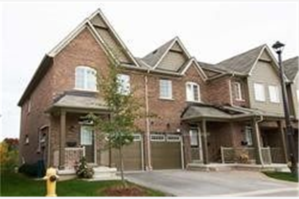 678 Wendy Culbert Cres, Newmarket