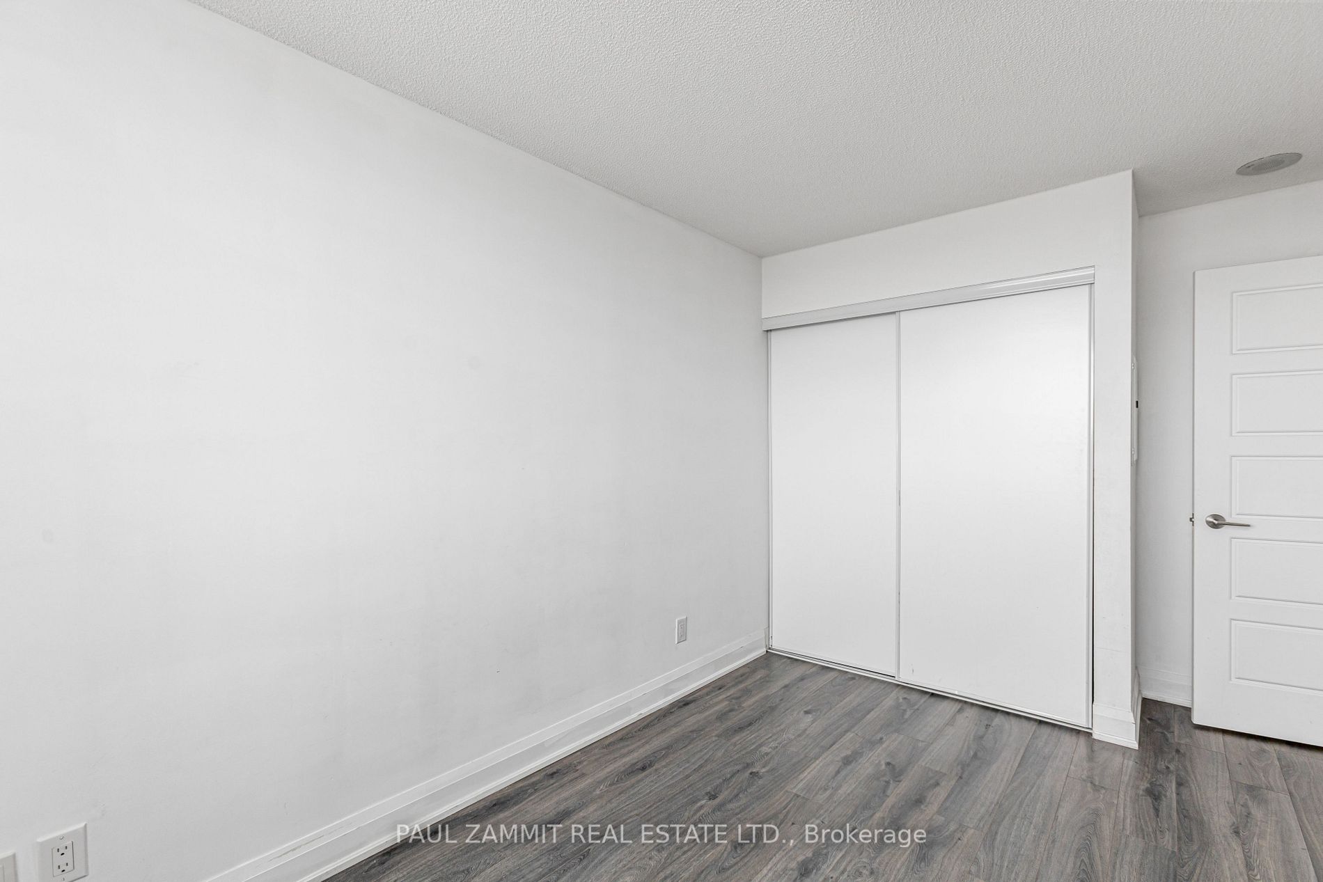 Listing N5935460 - Large Photo # 12