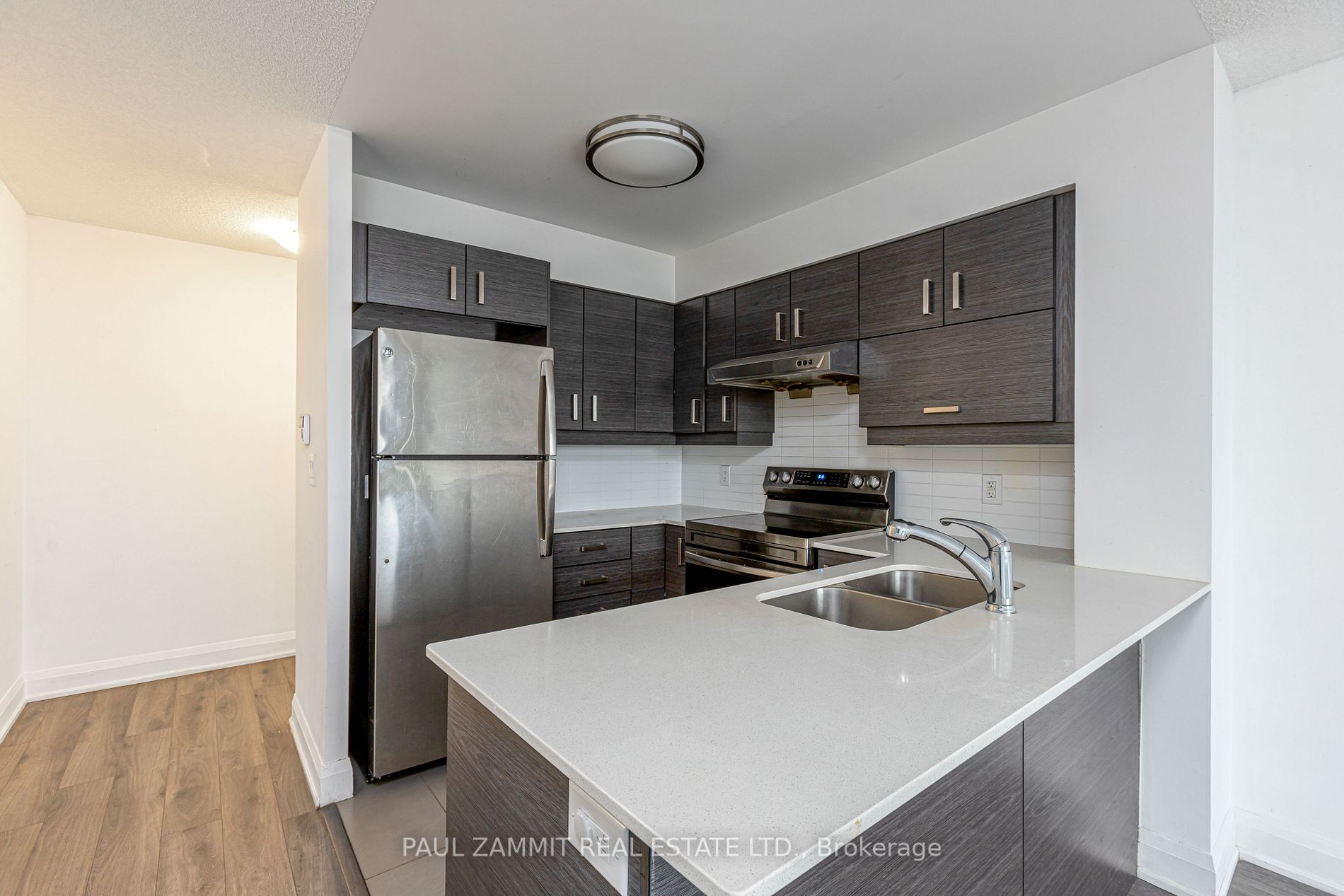 Listing N5935460 - Large Photo # 4