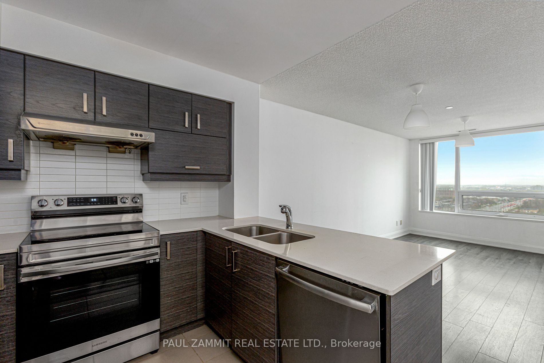 1 Uptown Dr, #2110