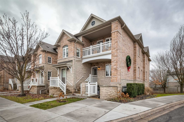 520 Silken Laumann Dr, Newmarket