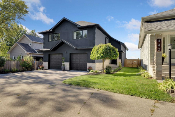 444 Lake Dr S, Georgina