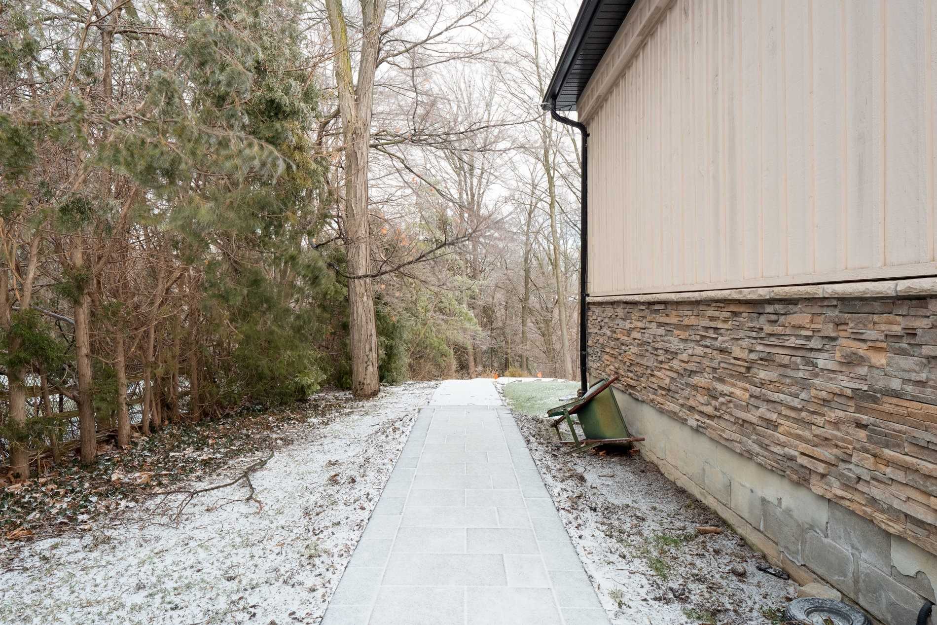 22 Deanbank Dr