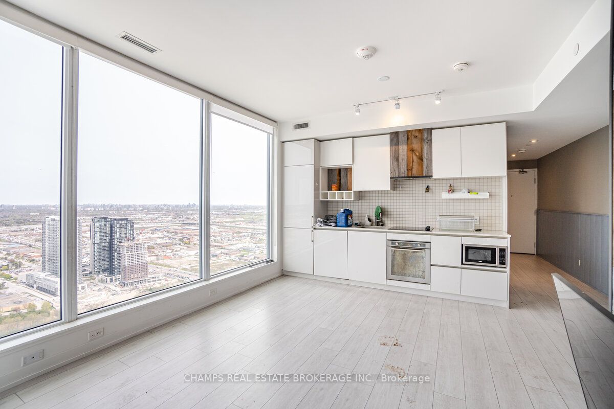 5 BUTTERMILL Avenue #5702