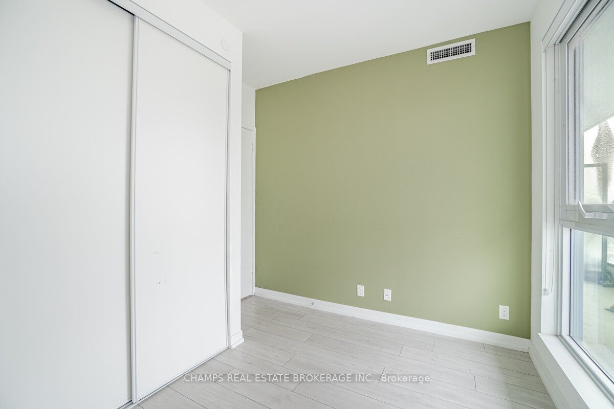 5 BUTTERMILL Avenue #5702