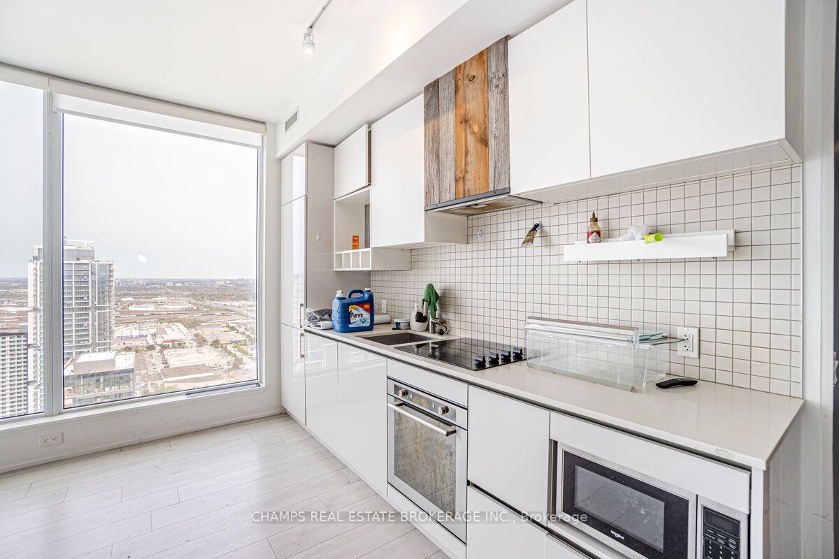 5 BUTTERMILL Avenue #5702