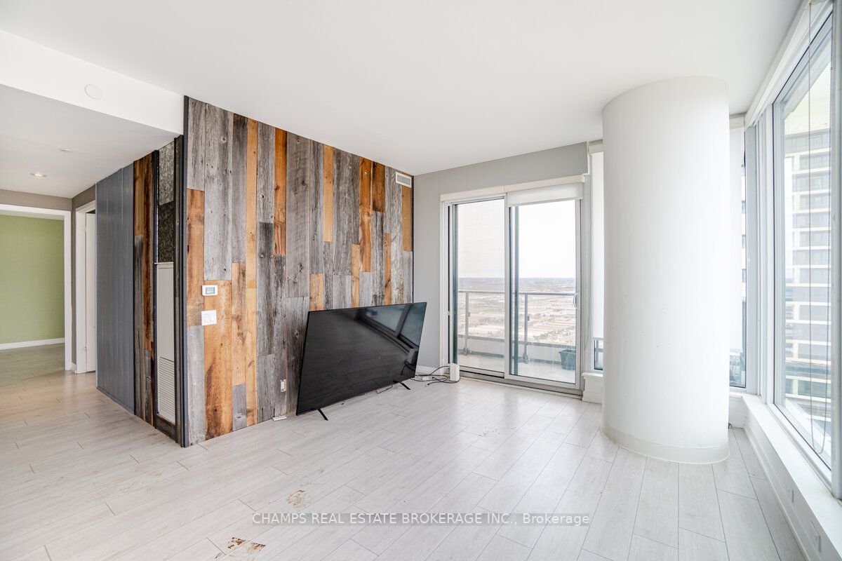 5 BUTTERMILL Avenue #5702