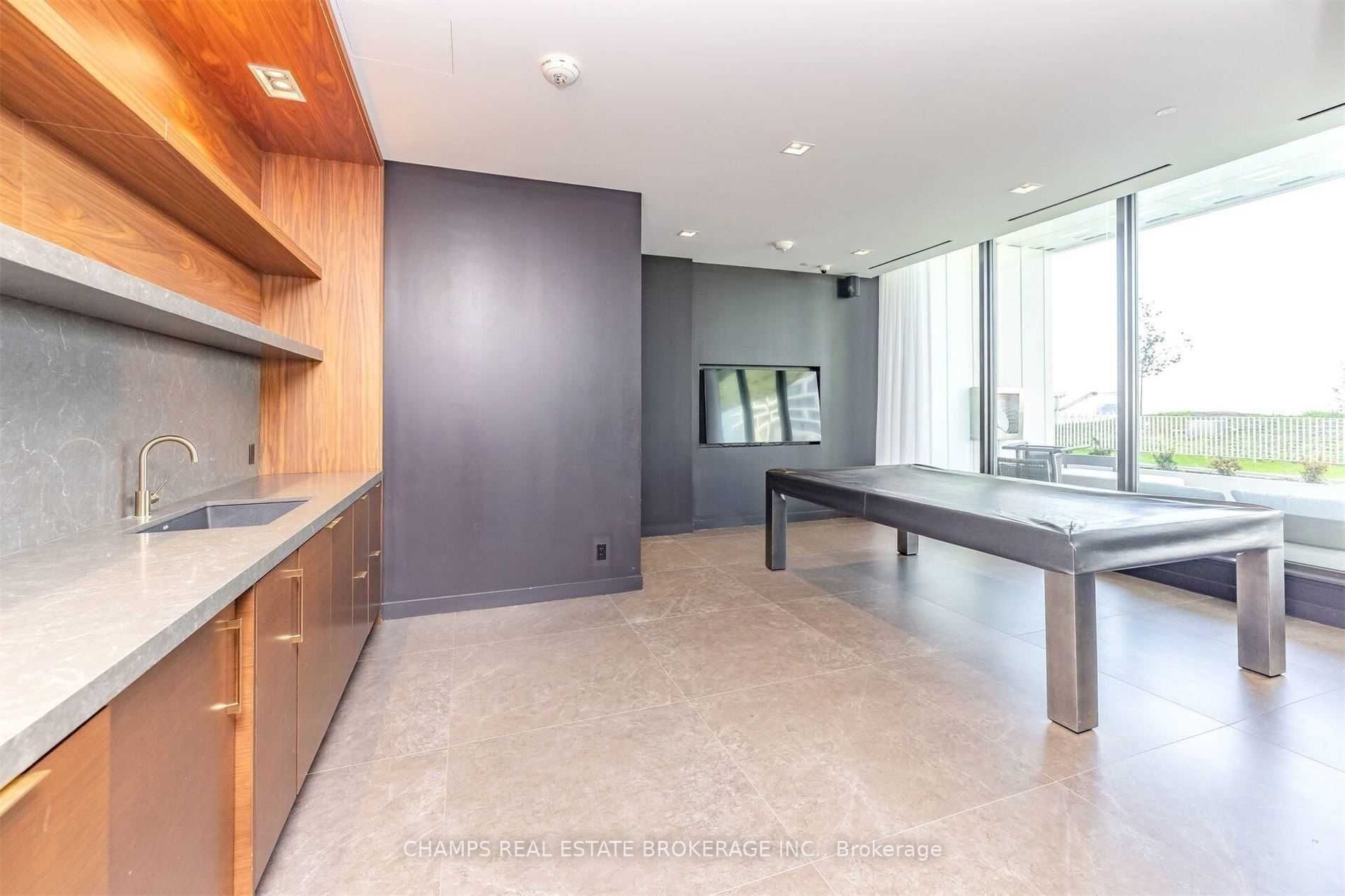 5 BUTTERMILL Avenue #5702