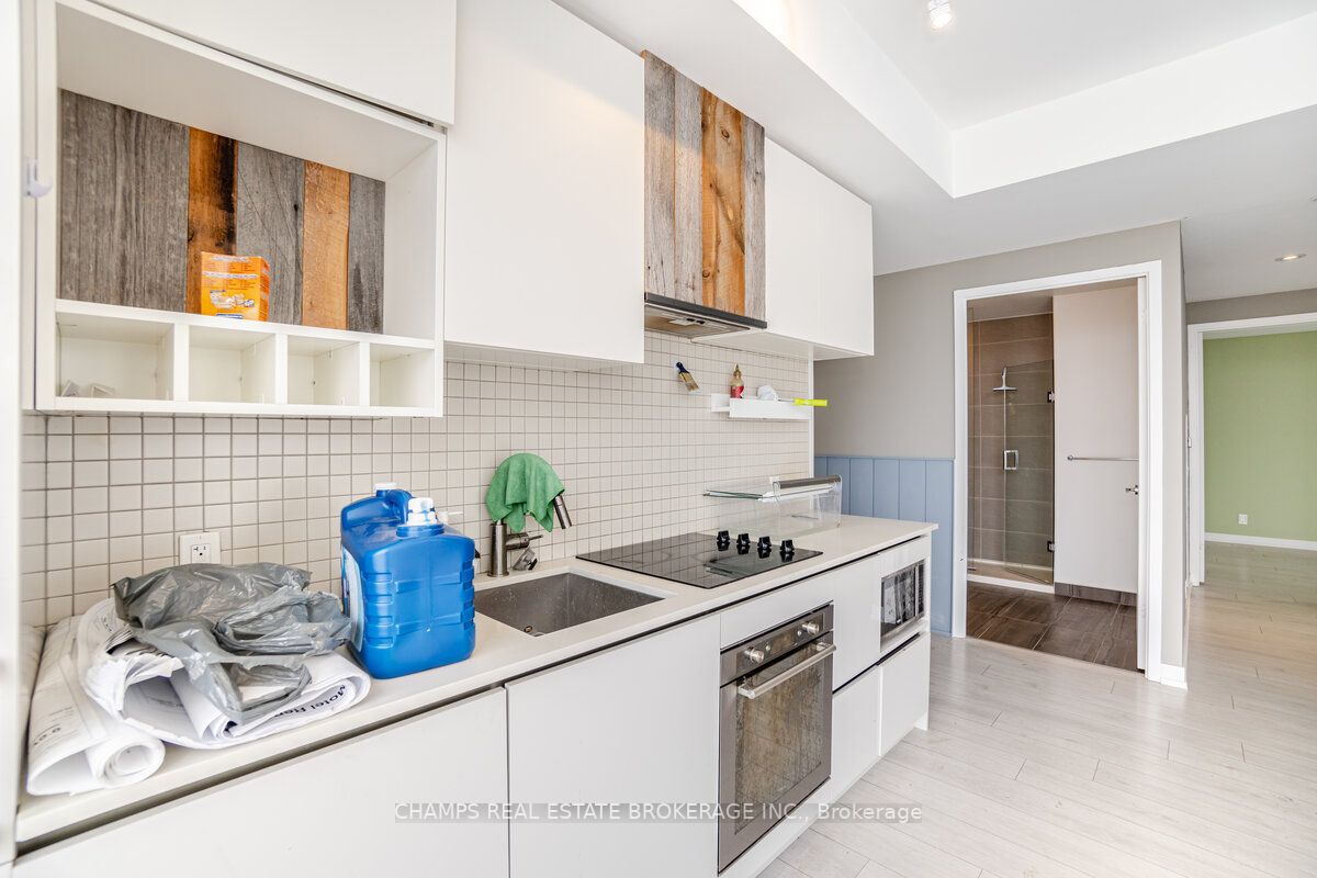 5 BUTTERMILL Avenue #5702