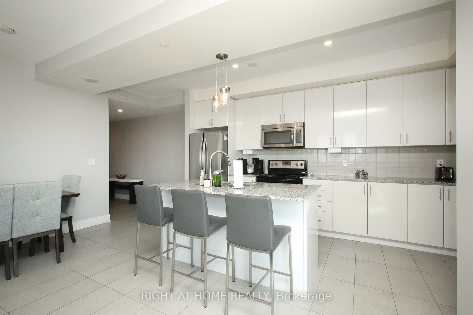 2900 Highway 7 Ave, #306